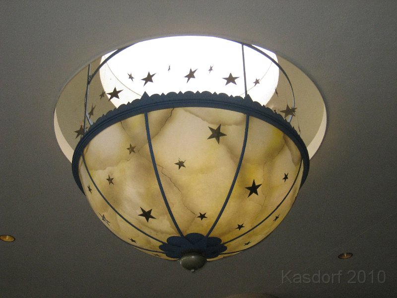 Disneyland 2010 HM Expo 0165.JPG - Lights at the hotel.